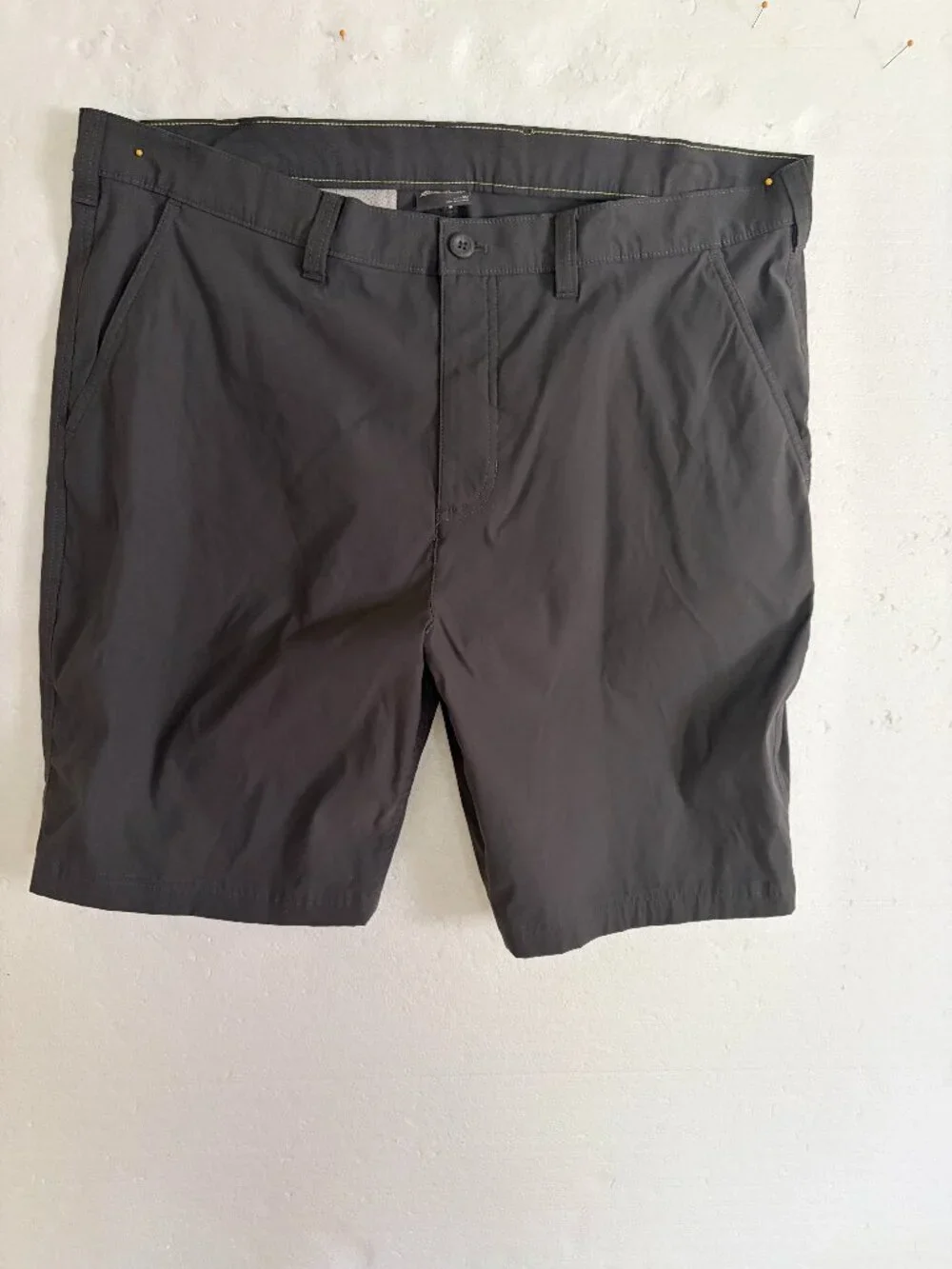 Eddie Bauer Men's Travex Mens Performance shorts - Carbon grey-size 40